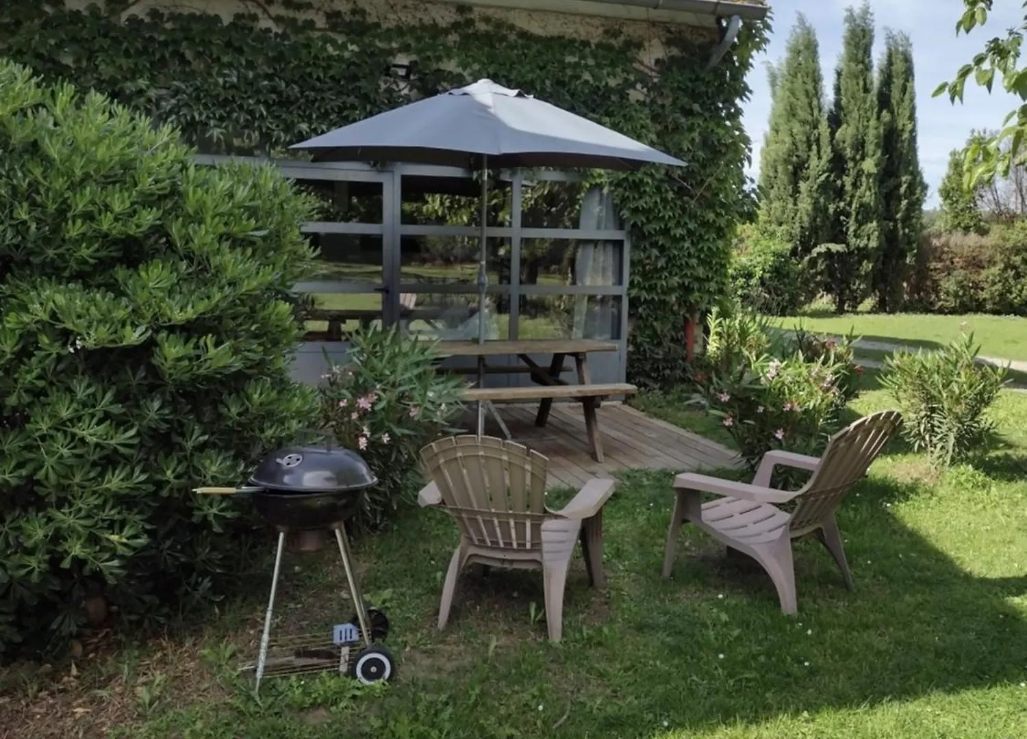 Holiday home Gite Cocooning Avec Piscine Bouge-Chambalud France
